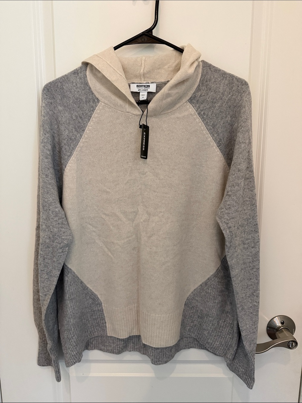 Express Edition Two-Tone Hooded Crewneck Cashmere - Cream & Light Gray